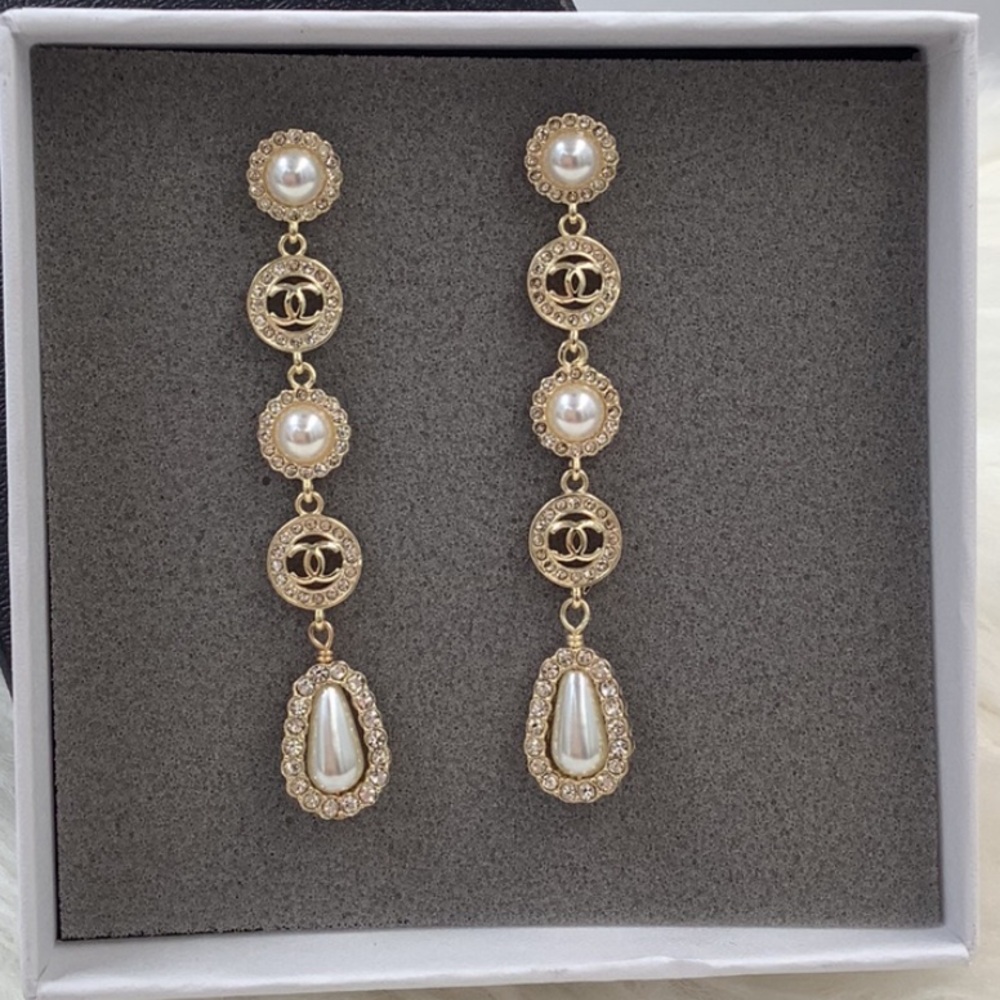 Pearl earrings